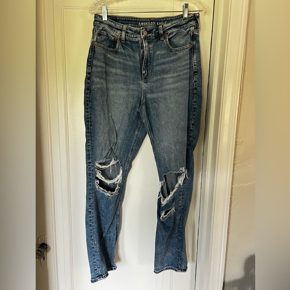 American Eagle Mom Jeans Size 10 Long Distressed Ripped High Rise Strigid Denim - Picture 1 of 12
